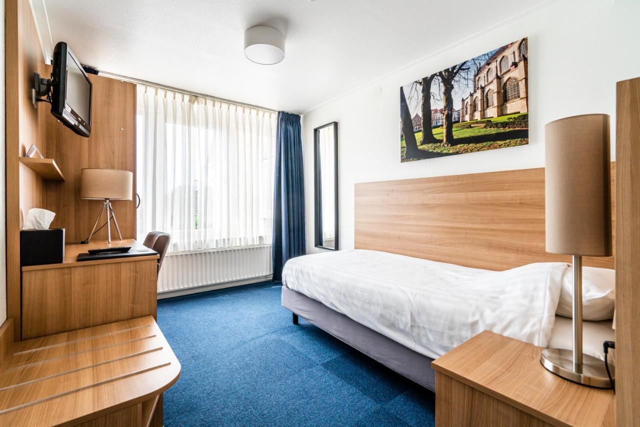 Hotel 훌스트 외부 사진